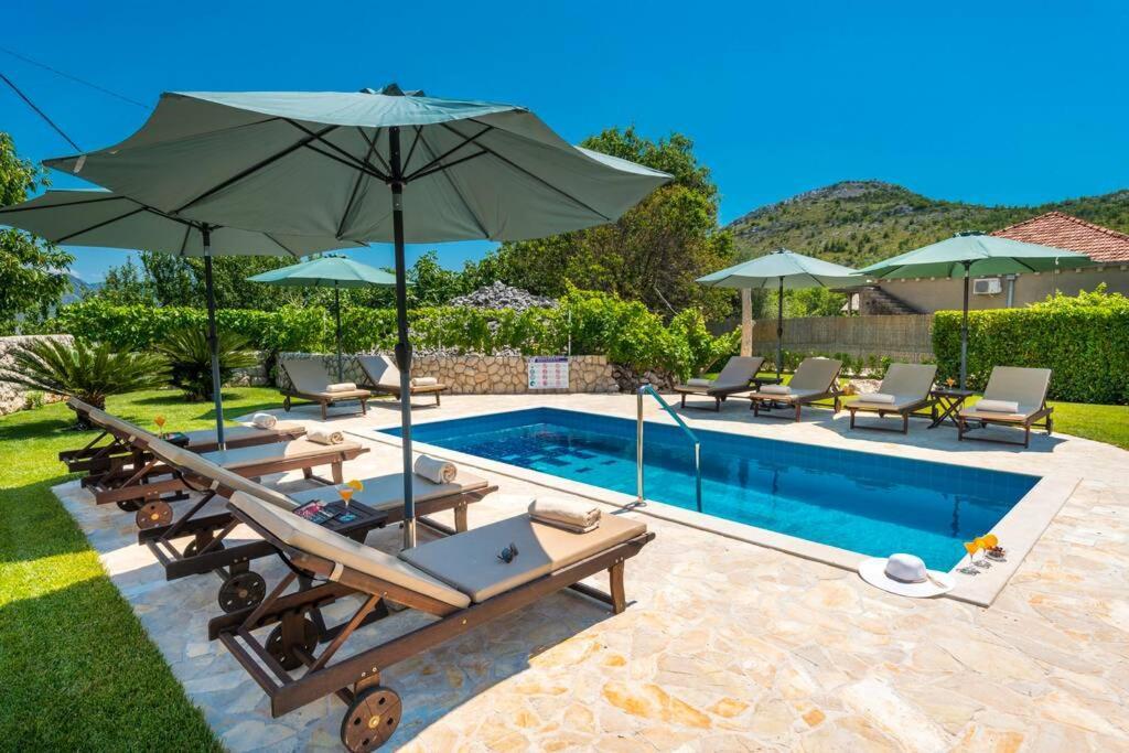 Vila Vergatum-Privacy,Gym,Billiards,Table Tennis Donji Brgat Dış mekan fotoğraf