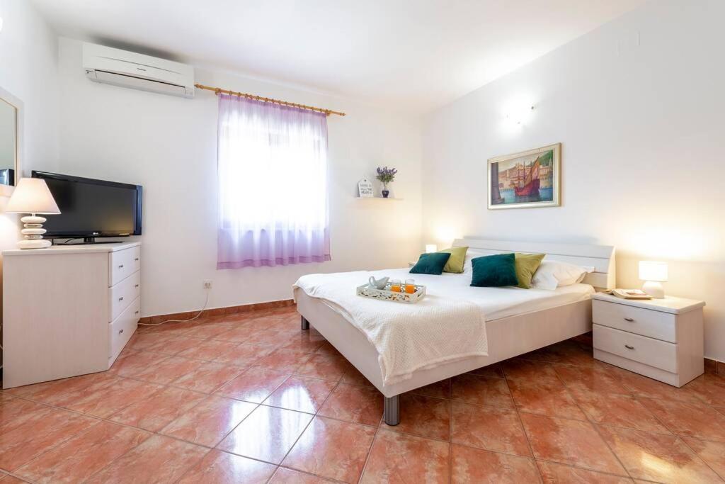 Vila Vergatum-Privacy,Gym,Billiards,Table Tennis Donji Brgat Dış mekan fotoğraf
