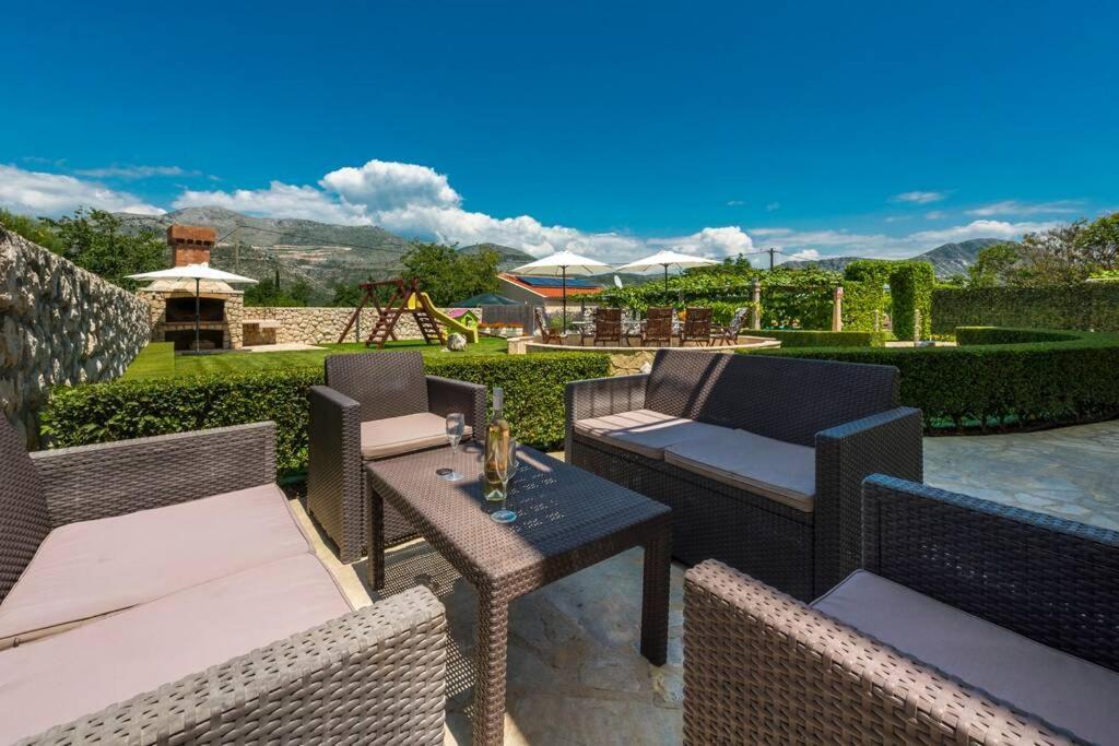 Vila Vergatum-Privacy,Gym,Billiards,Table Tennis Donji Brgat Dış mekan fotoğraf