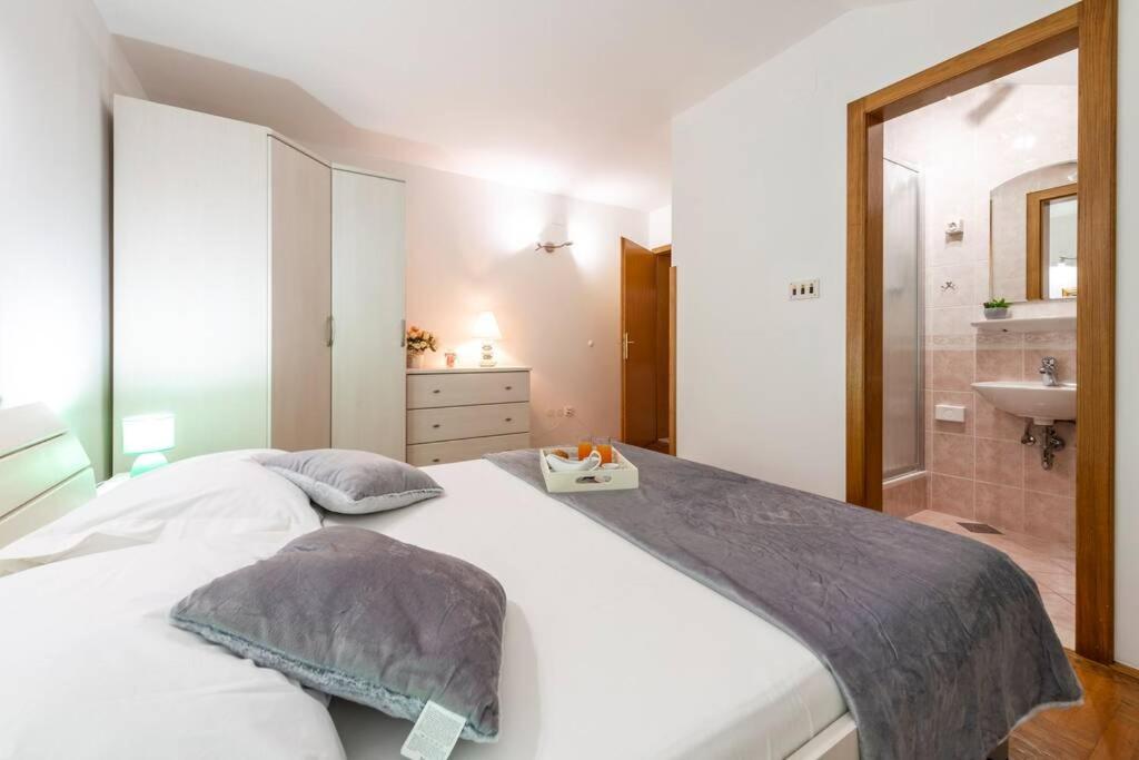 Vila Vergatum-Privacy,Gym,Billiards,Table Tennis Donji Brgat Dış mekan fotoğraf