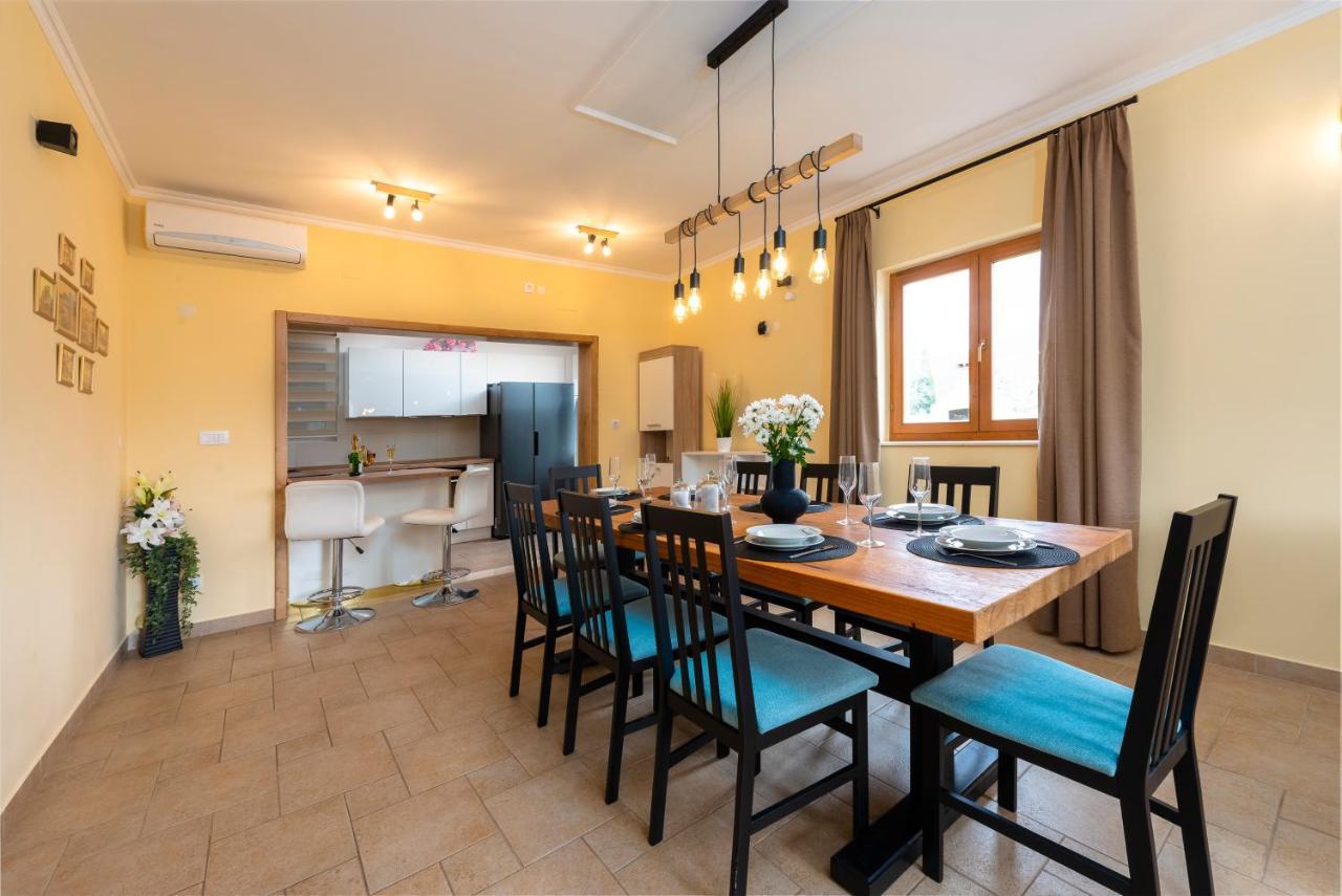 Vila Vergatum-Privacy,Gym,Billiards,Table Tennis Donji Brgat Dış mekan fotoğraf
